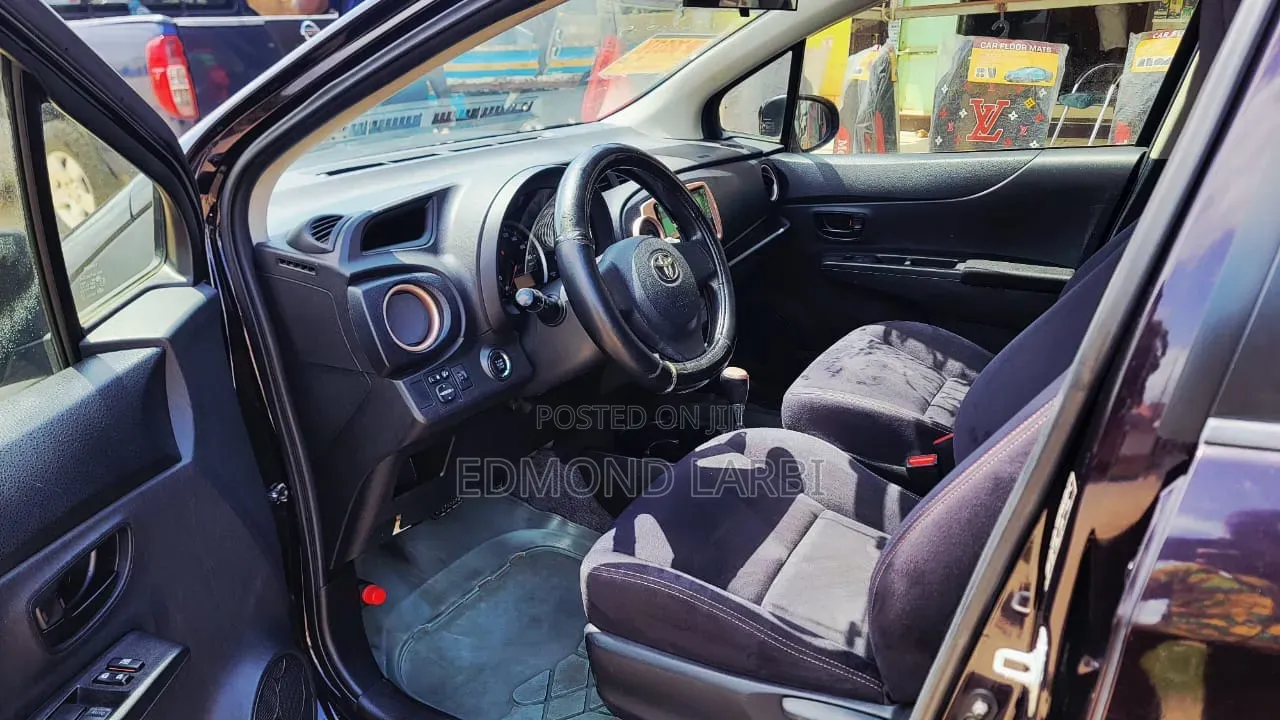 Toyota Vitz 2012
