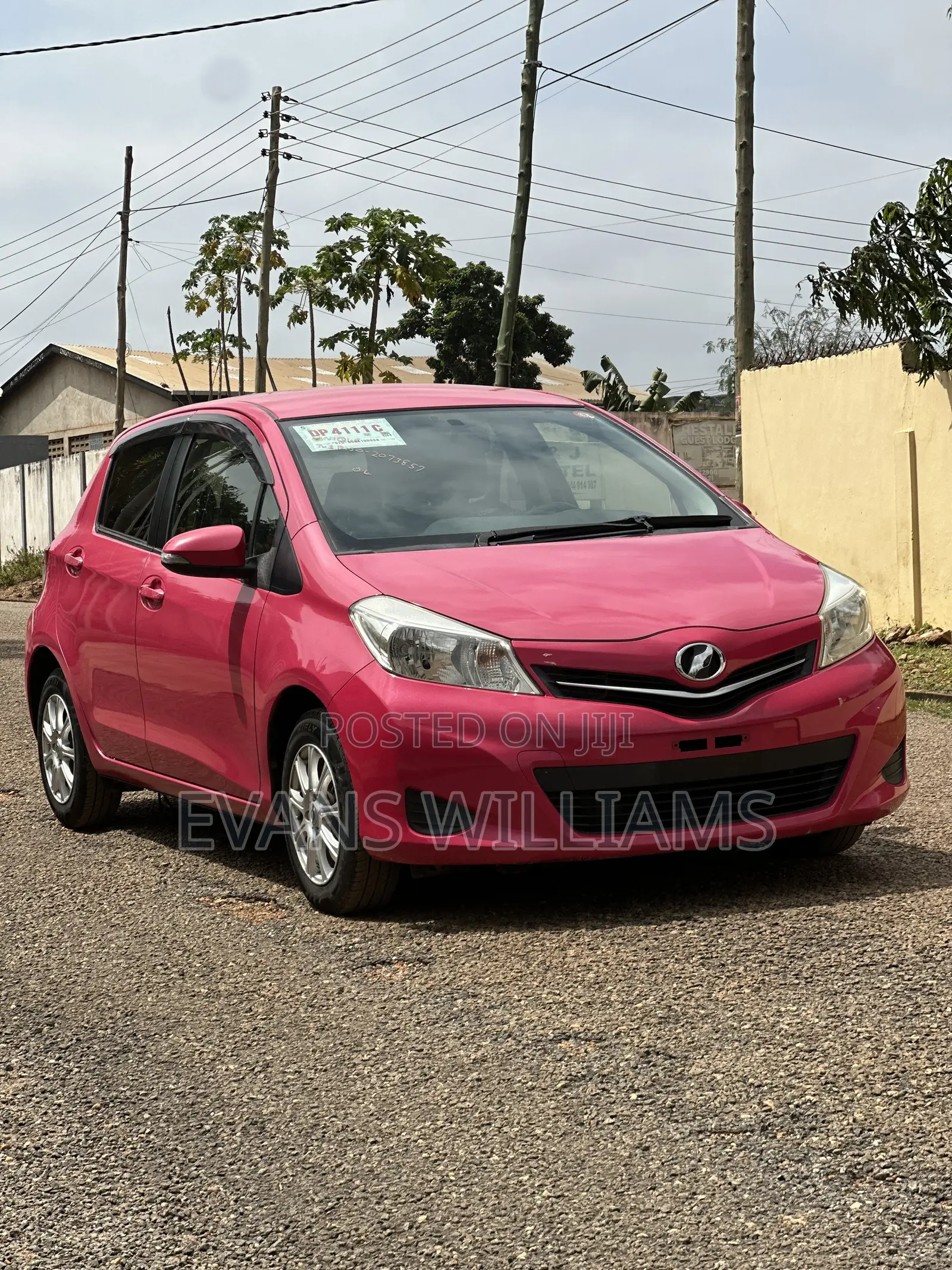 Toyota Vitz 1.3 FWD 5dr 2012 Pink