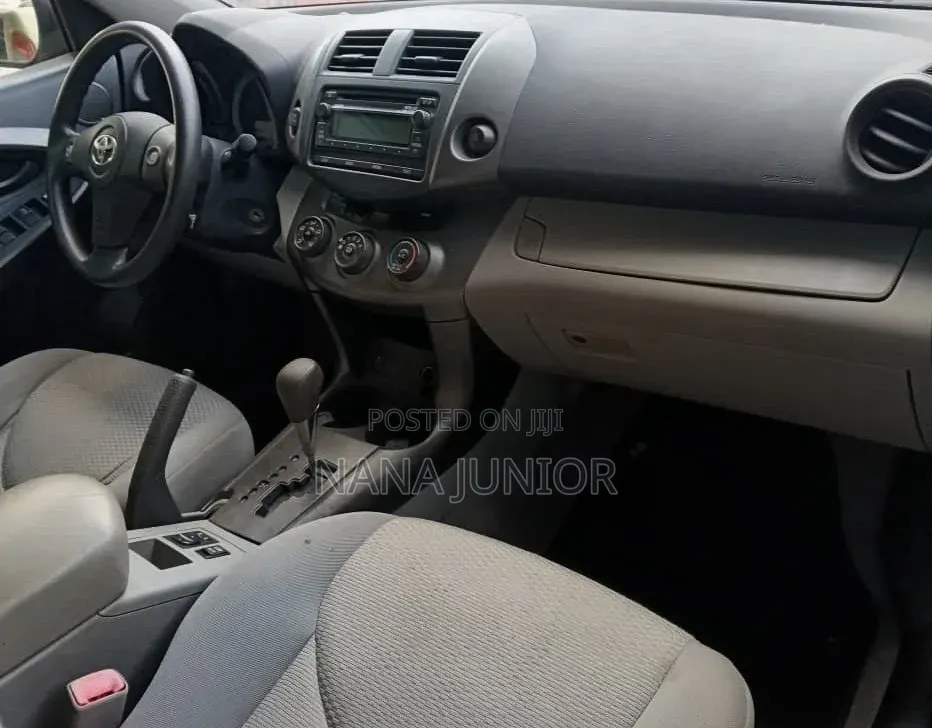 Toyota RAV4 2012 Silver