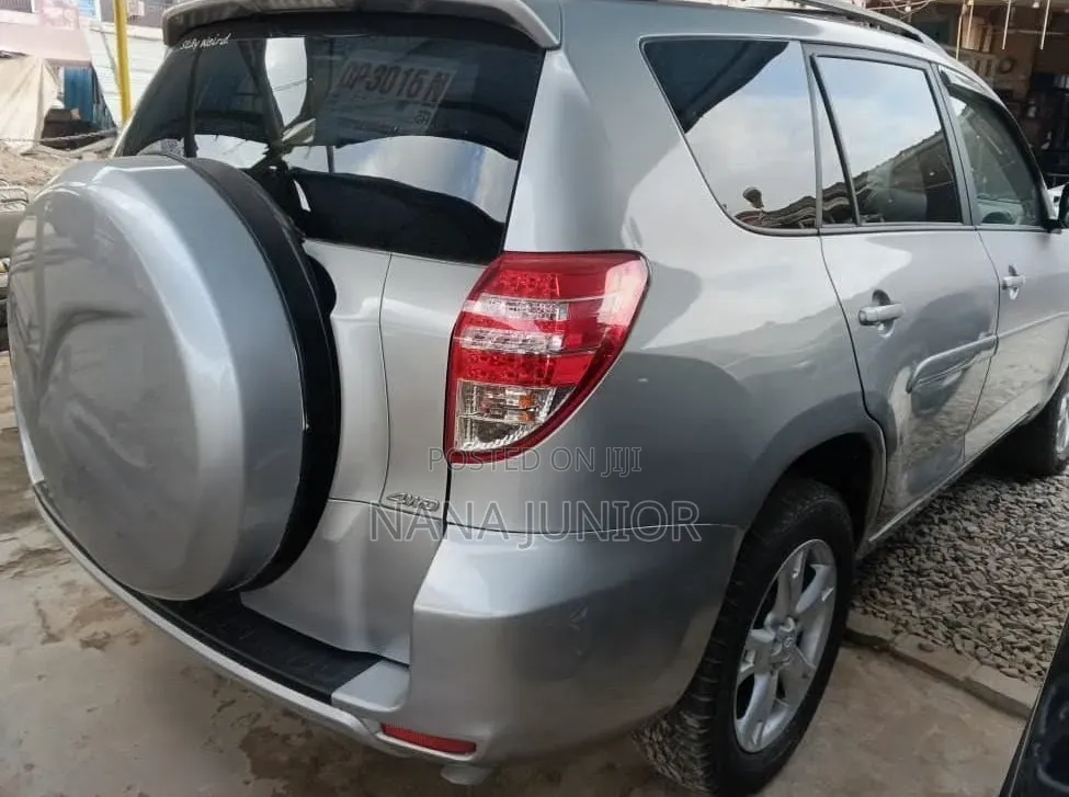 Toyota RAV4 2012 Silver