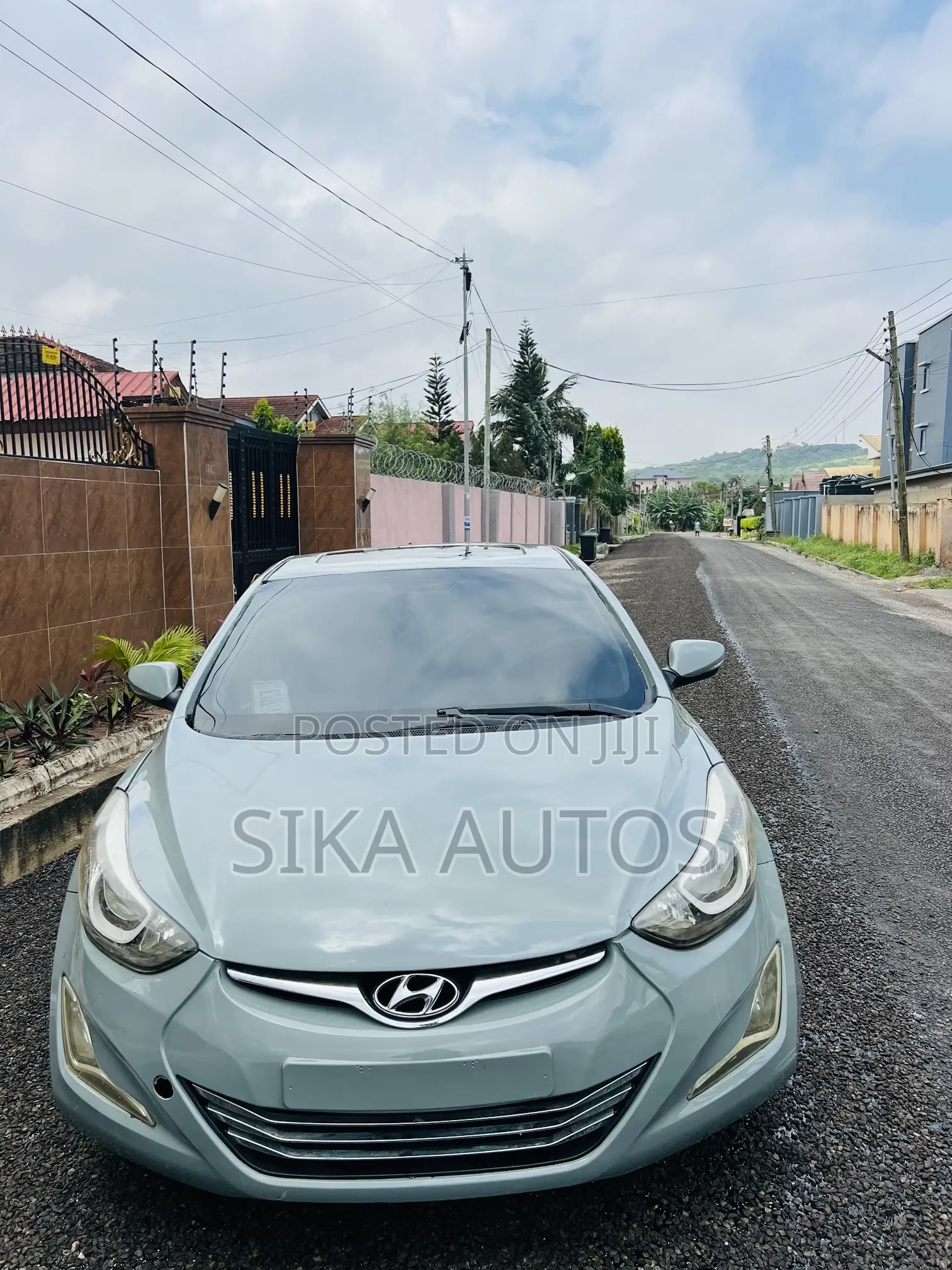 Hyundai Elantra Limited Sedan FWD (1.8L 4cyl 6A) 2013