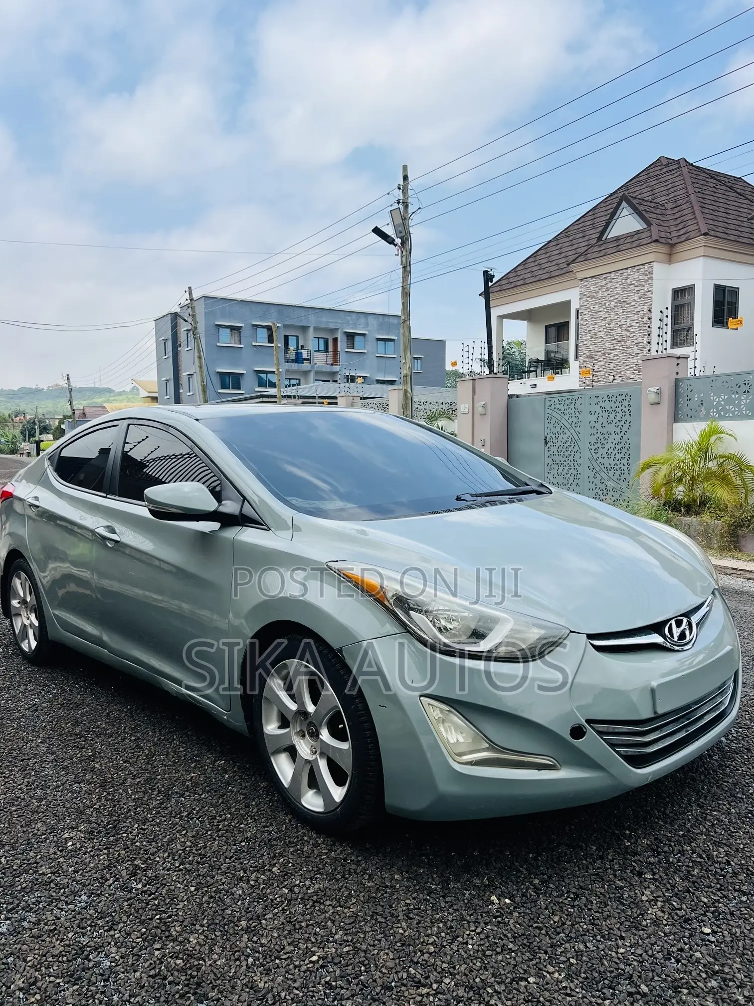 Hyundai Elantra Limited Sedan FWD (1.8L 4cyl 6A) 2013