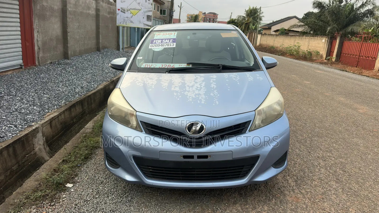 Toyota Vitz 1.0 FWD 5dr 2013 Blue