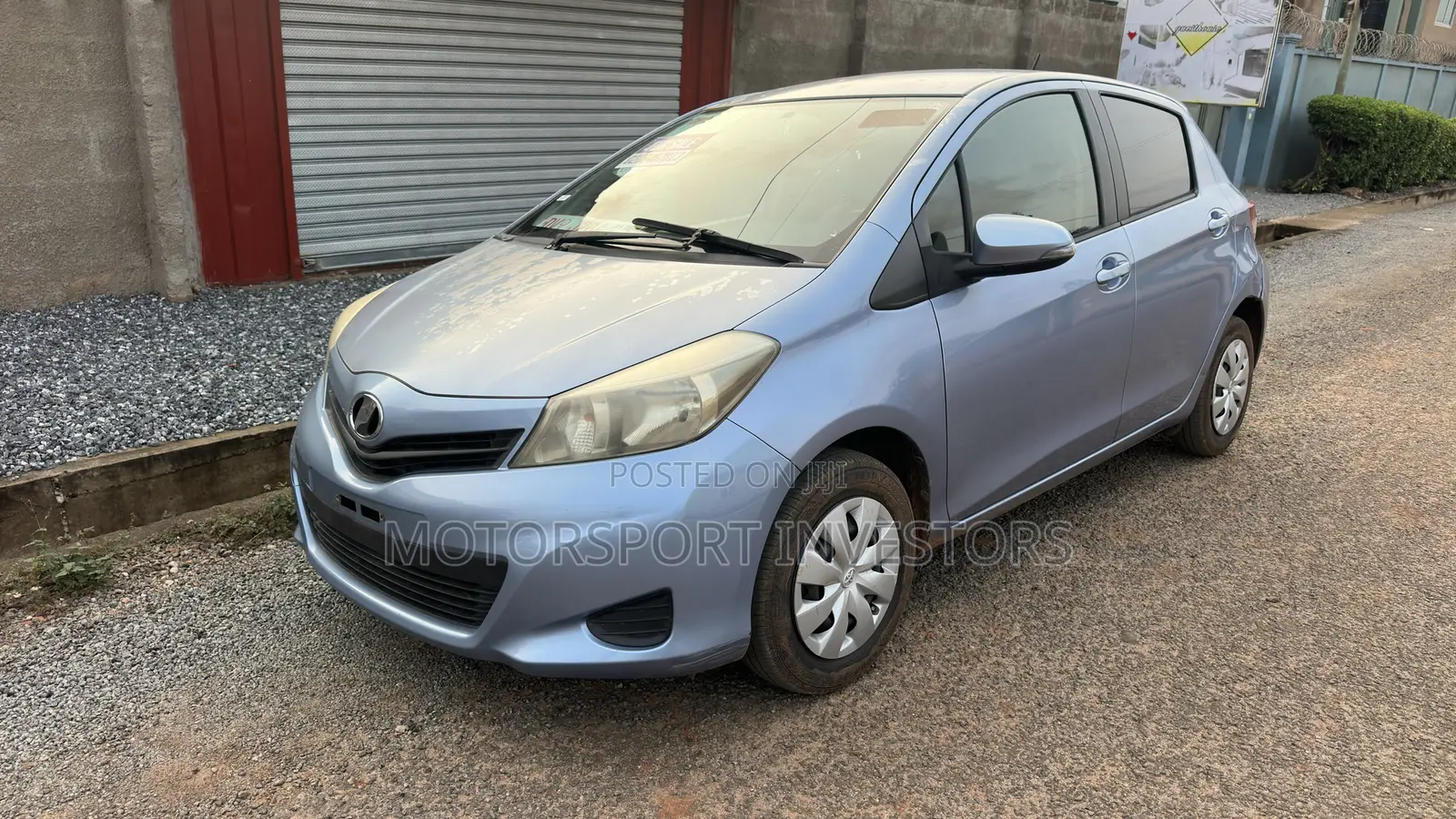 Toyota Vitz 1.0 FWD 5dr 2013 Blue