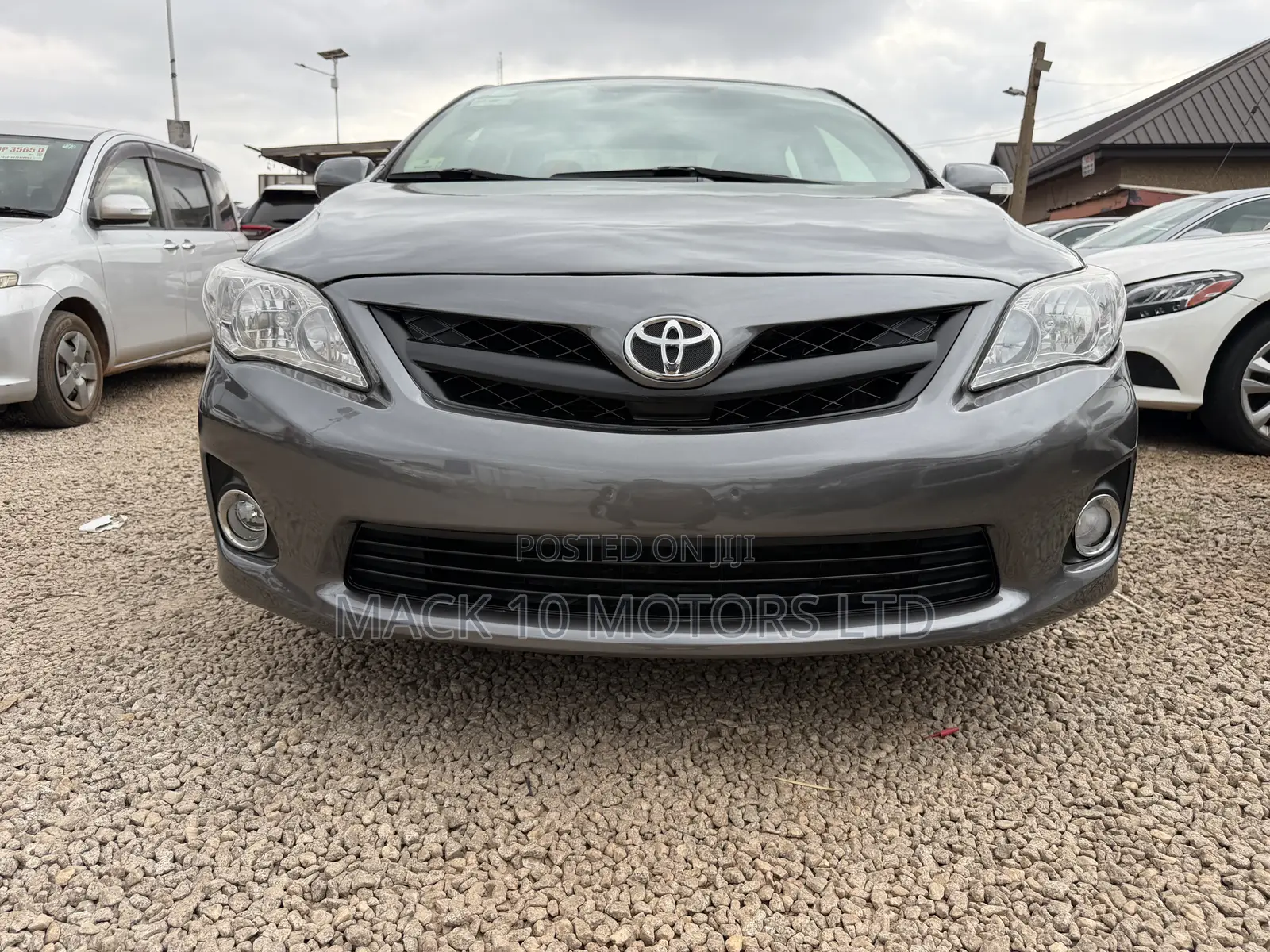 Toyota Corolla LE 4dr Sedan (1.8L 4cyl 4A) 2013 Gray