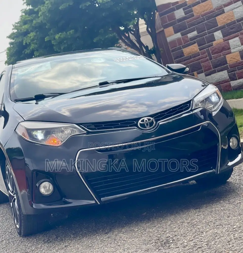Toyota Corolla SE Special Edition 4dr Sedan (1.8L 4cyl CVT) 2017 Red