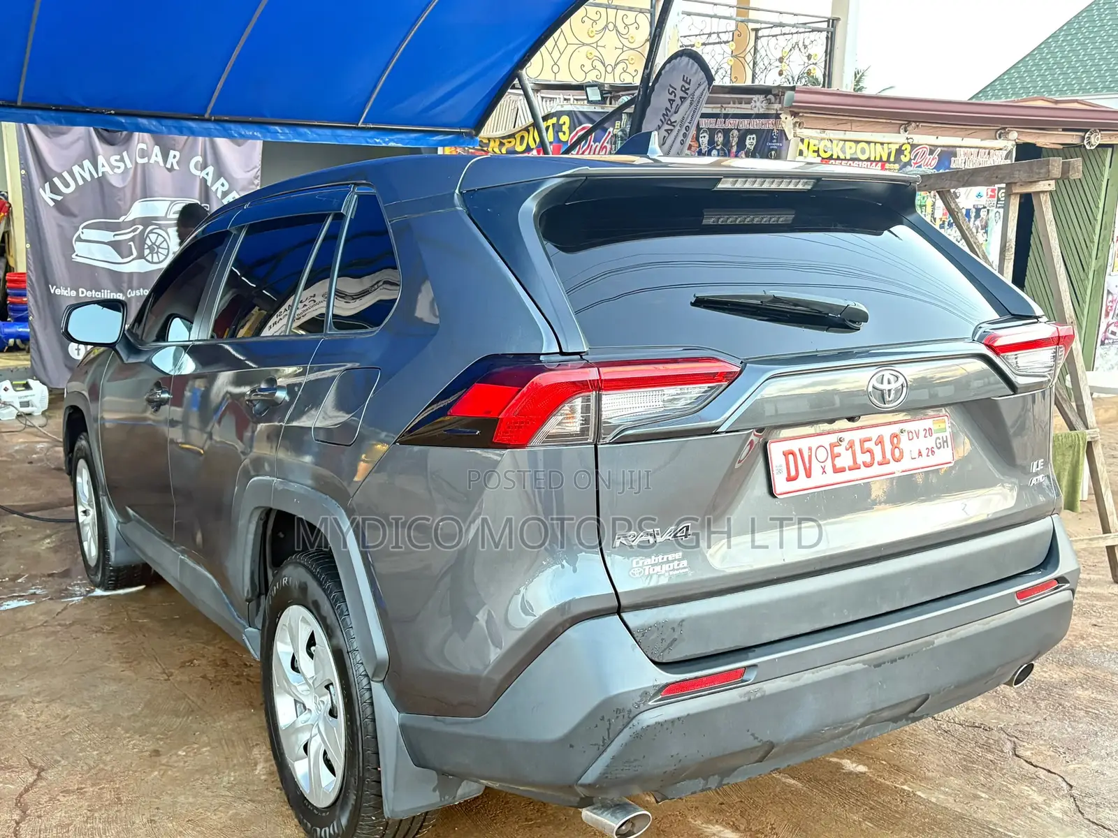 Toyota RAV4 LE AWD 2024 Silver
