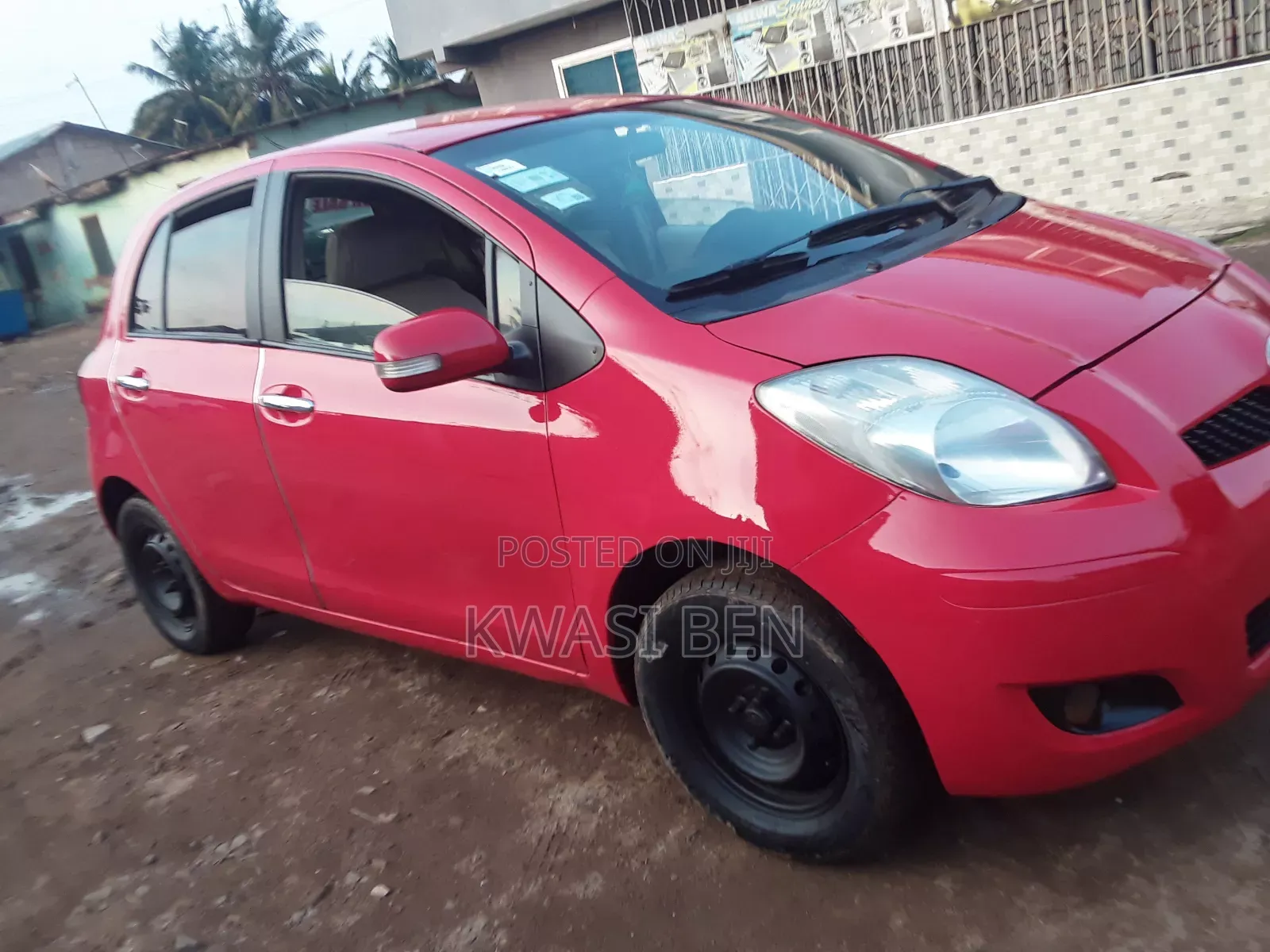 Toyota Vitz 2010 Red