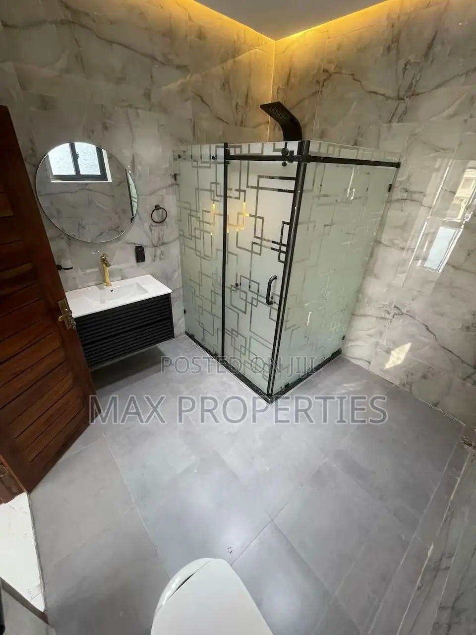 5bdrm House in Oyarifa for sale