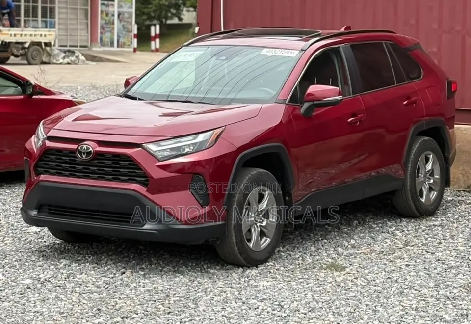 Toyota RAV4 XLE AWD 2024 Red