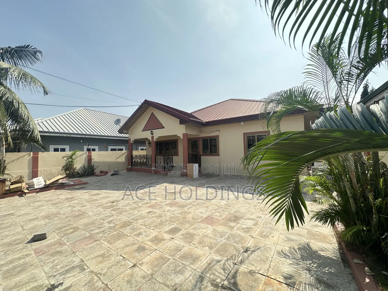 3bdrm House in School Junction for rent