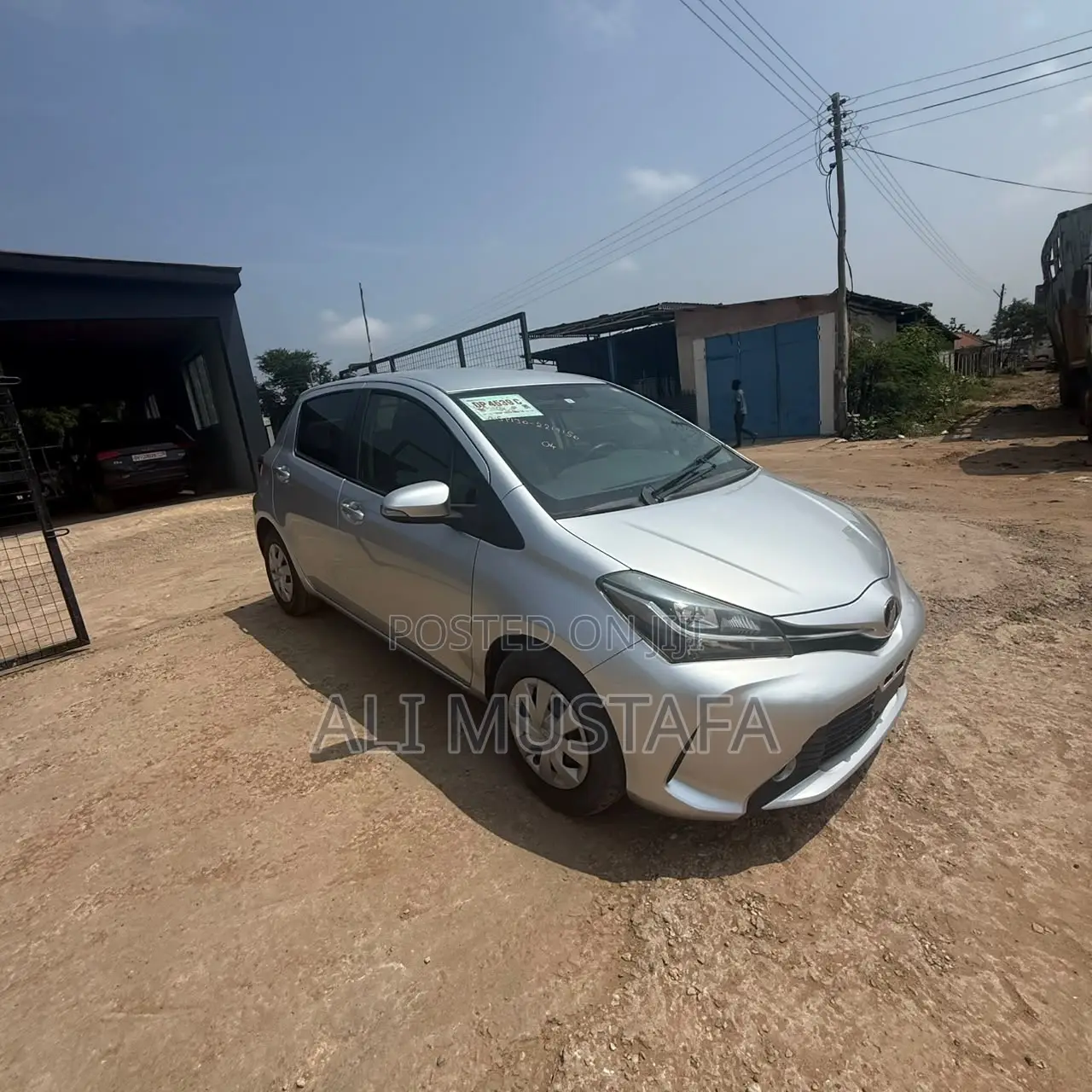 Toyota Vitz 2015 Silver