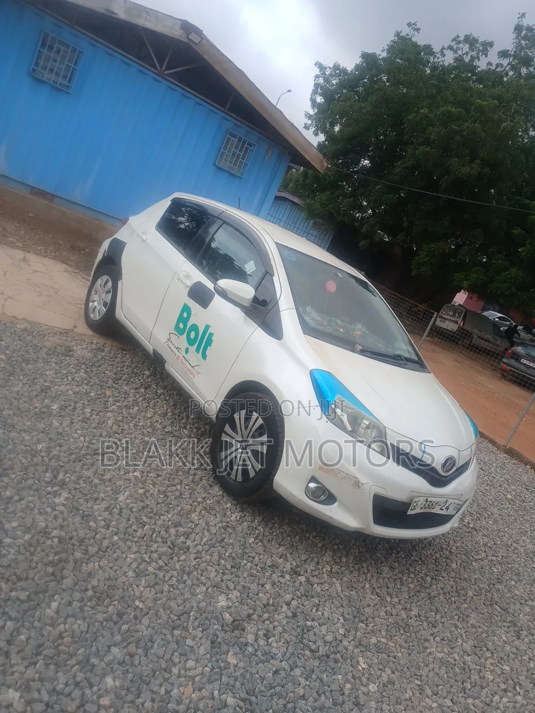 Toyota Vitz 2013 White