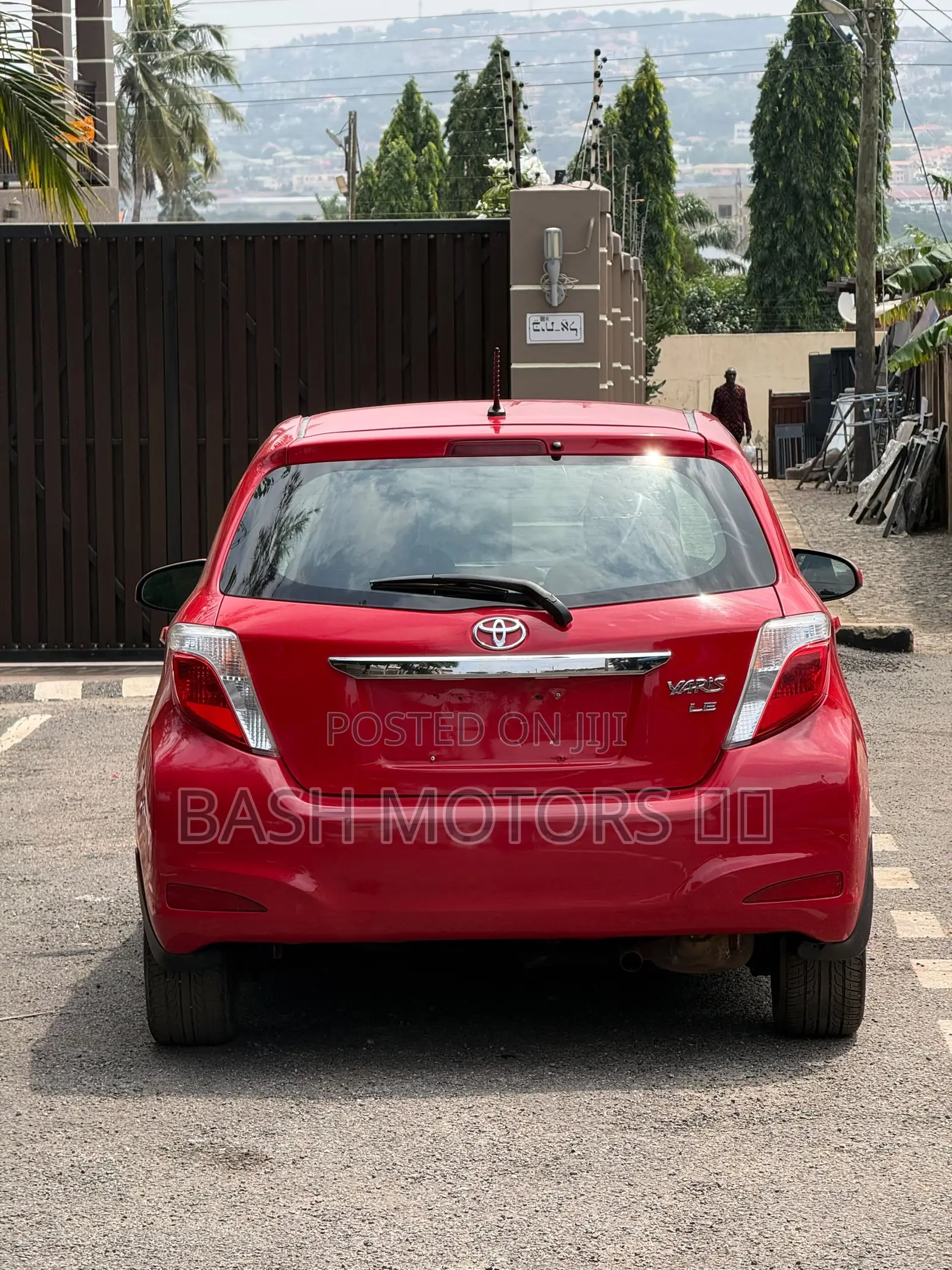 Toyota Yaris LE Hatchback 3dr 2014 Red