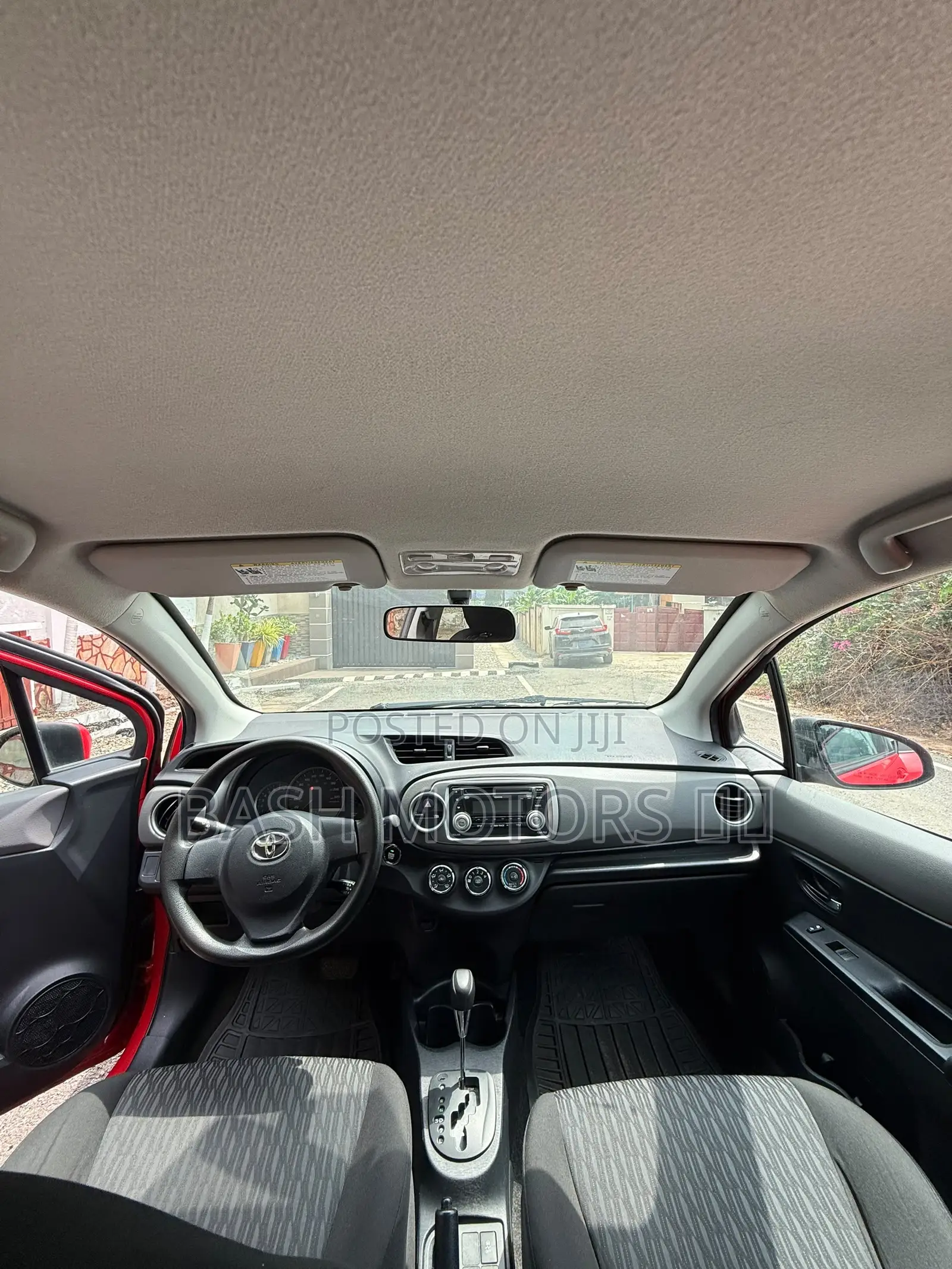 Toyota Yaris LE Hatchback 3dr 2014 Red