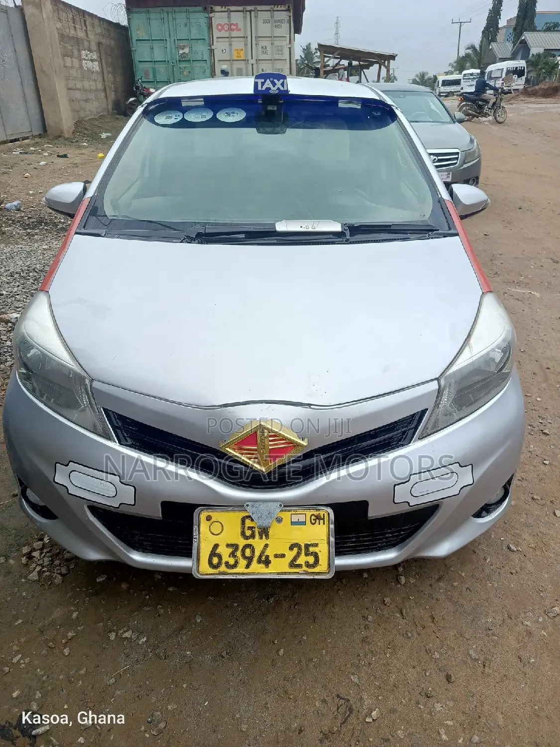 Toyota Vitz 2014 Silver