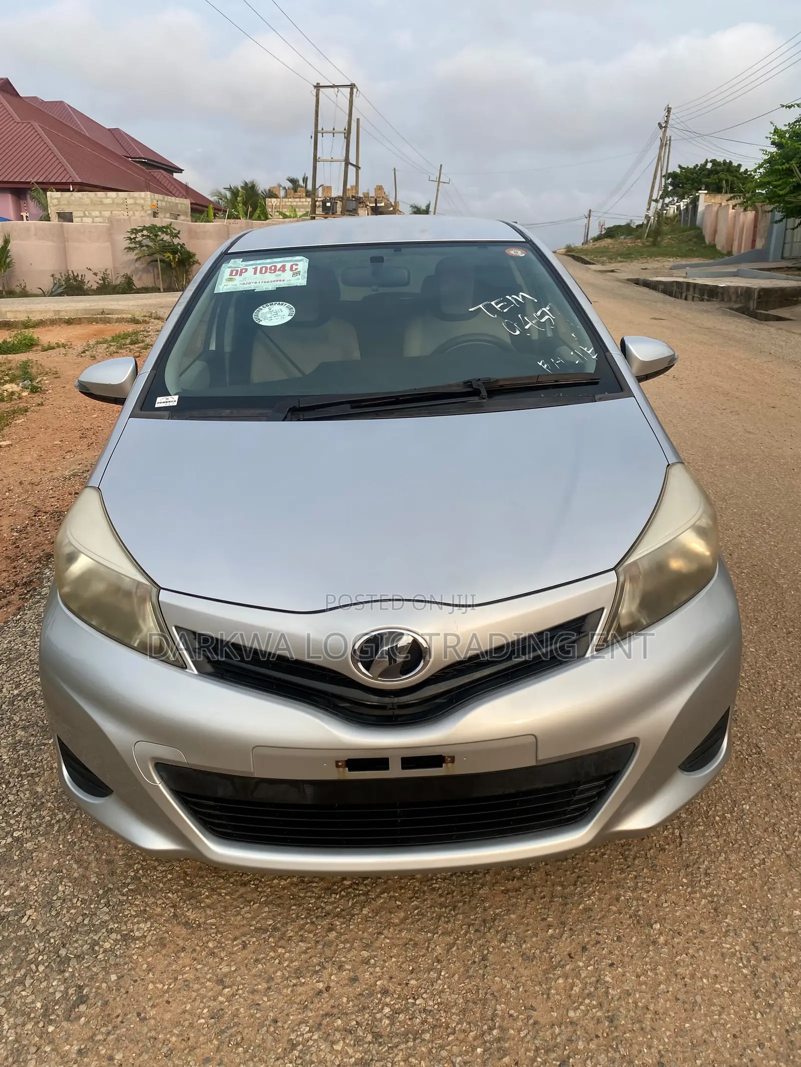 Toyota Vitz 2013 Silver