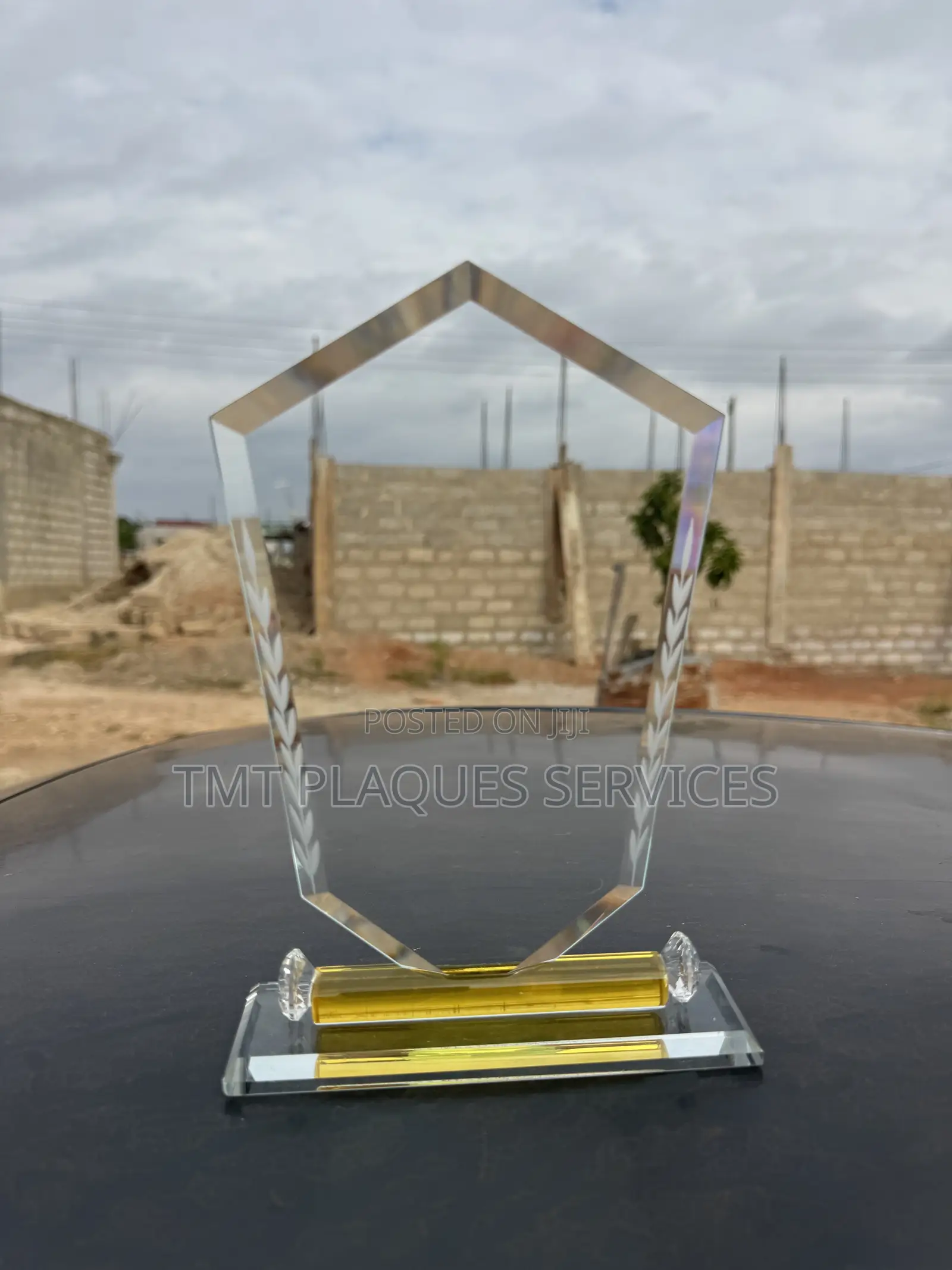 Round Hot Crystal Plaque