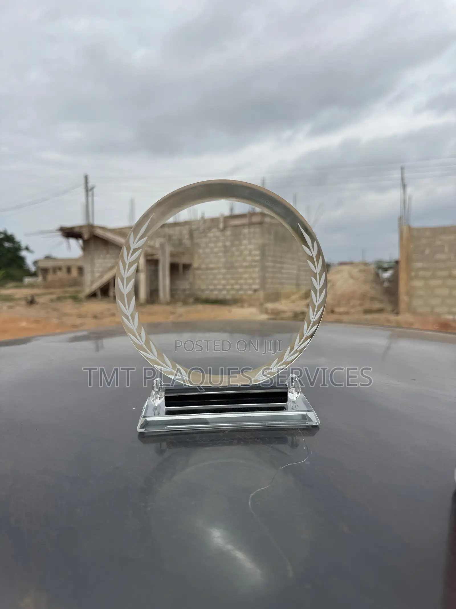 Round Hot Crystal Plaque