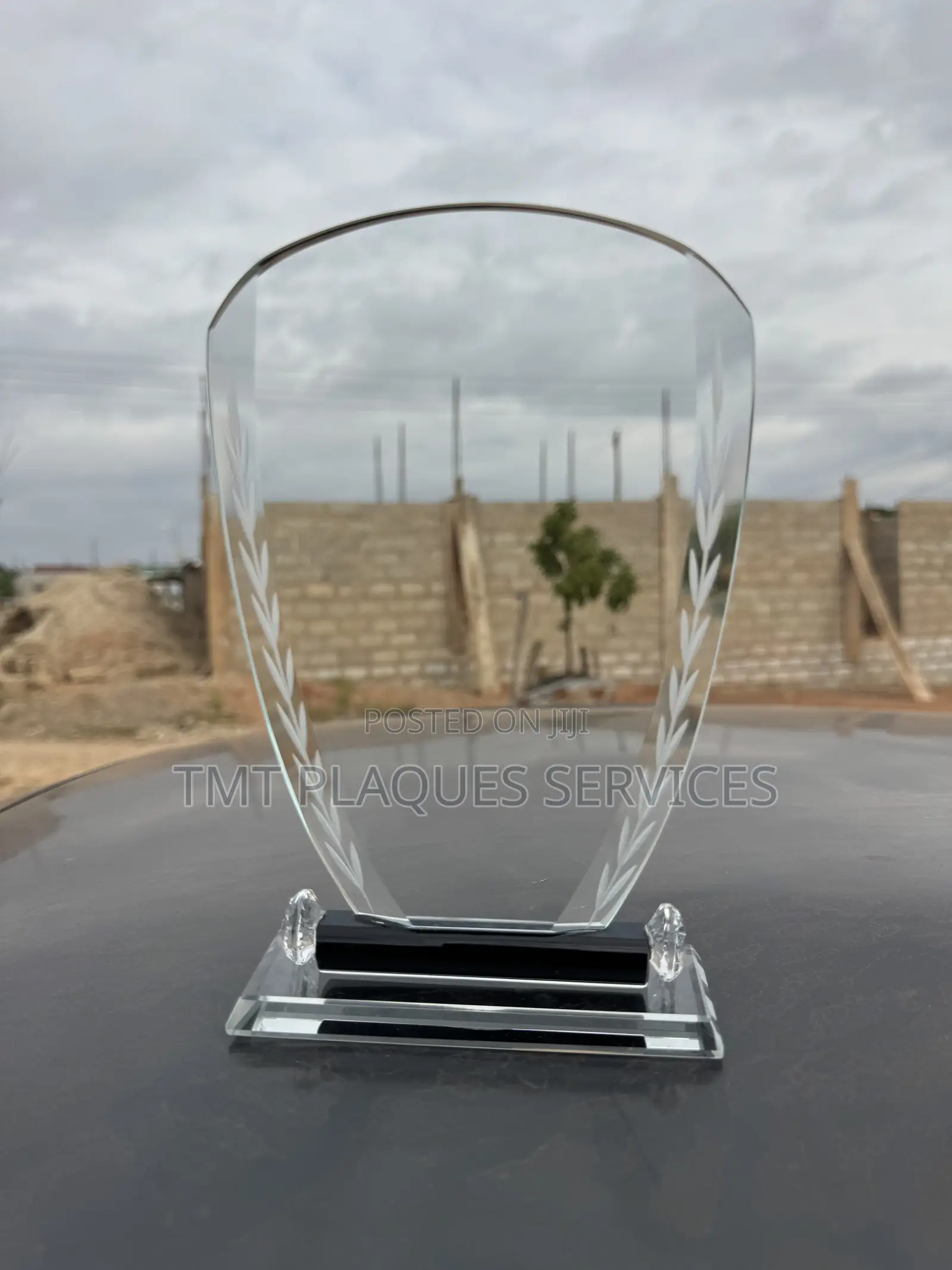 Round Hot Crystal Plaque