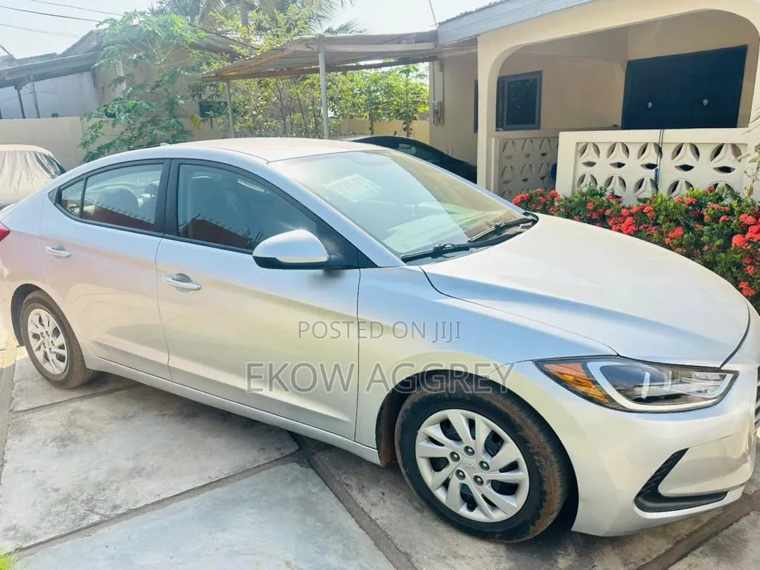 Hyundai Elantra Value Edition Sedan FWD (2.0L 4cyl 6A) 2017 Silver