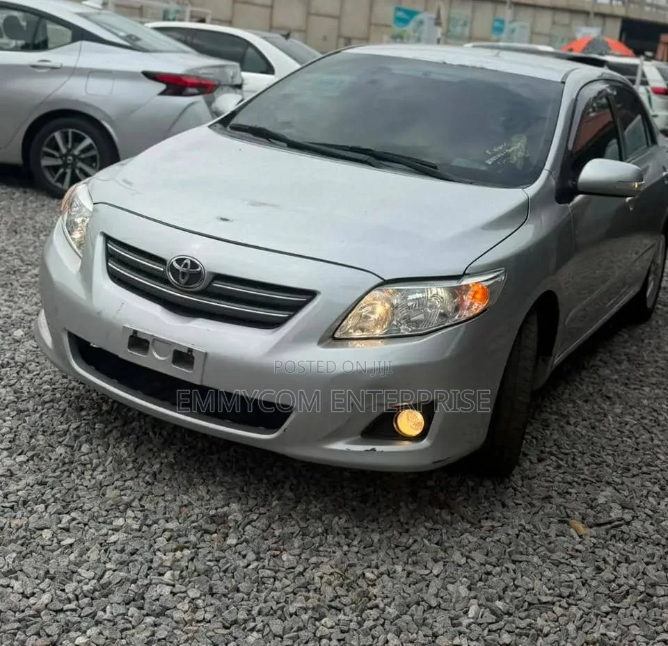 Toyota Corolla 2012 Silver