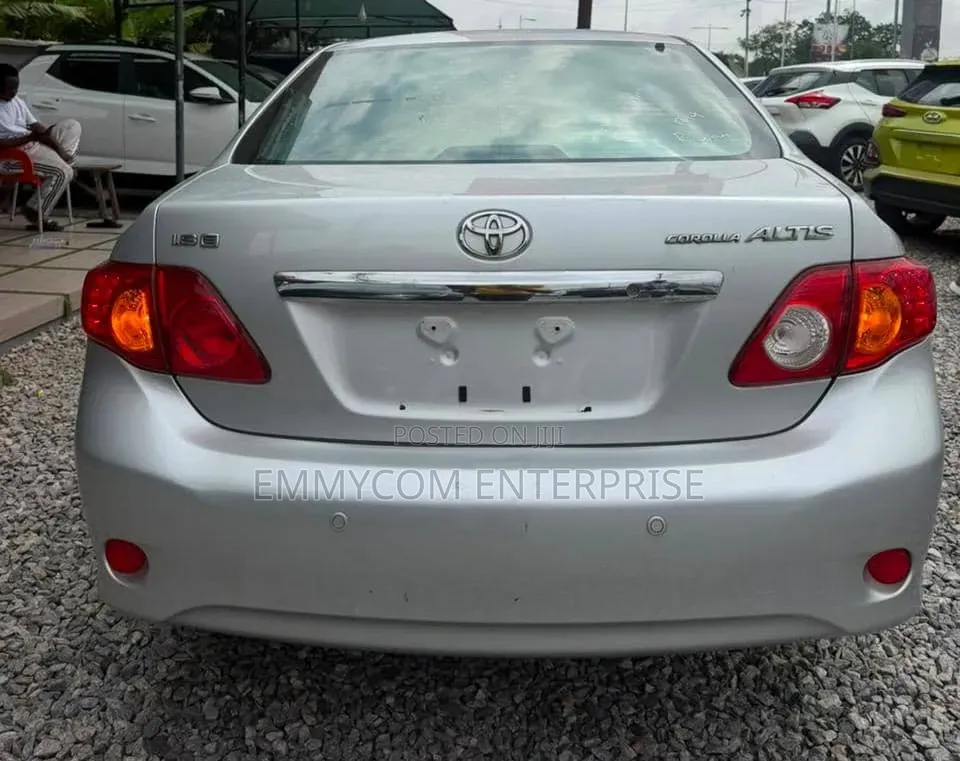 Toyota Corolla 2012 Silver