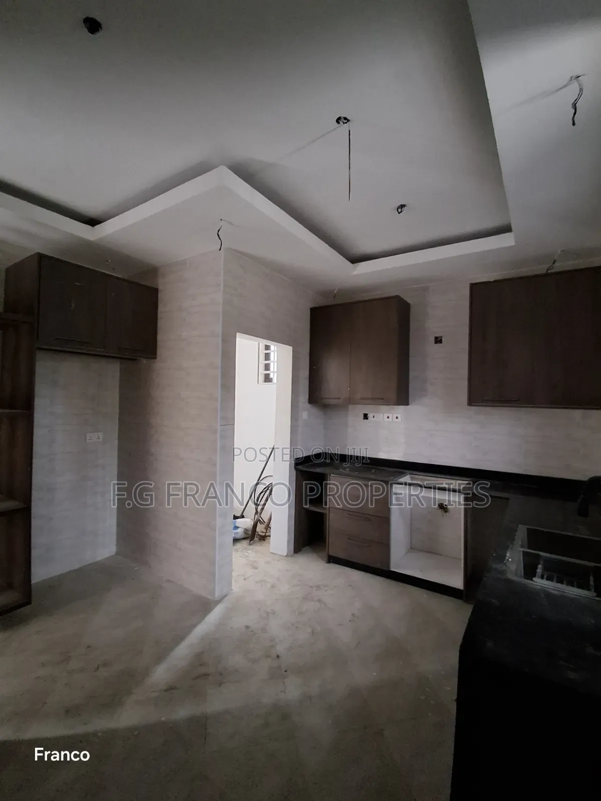 3bdrm House in Kg Franco Properties, Baatsona Total for sale