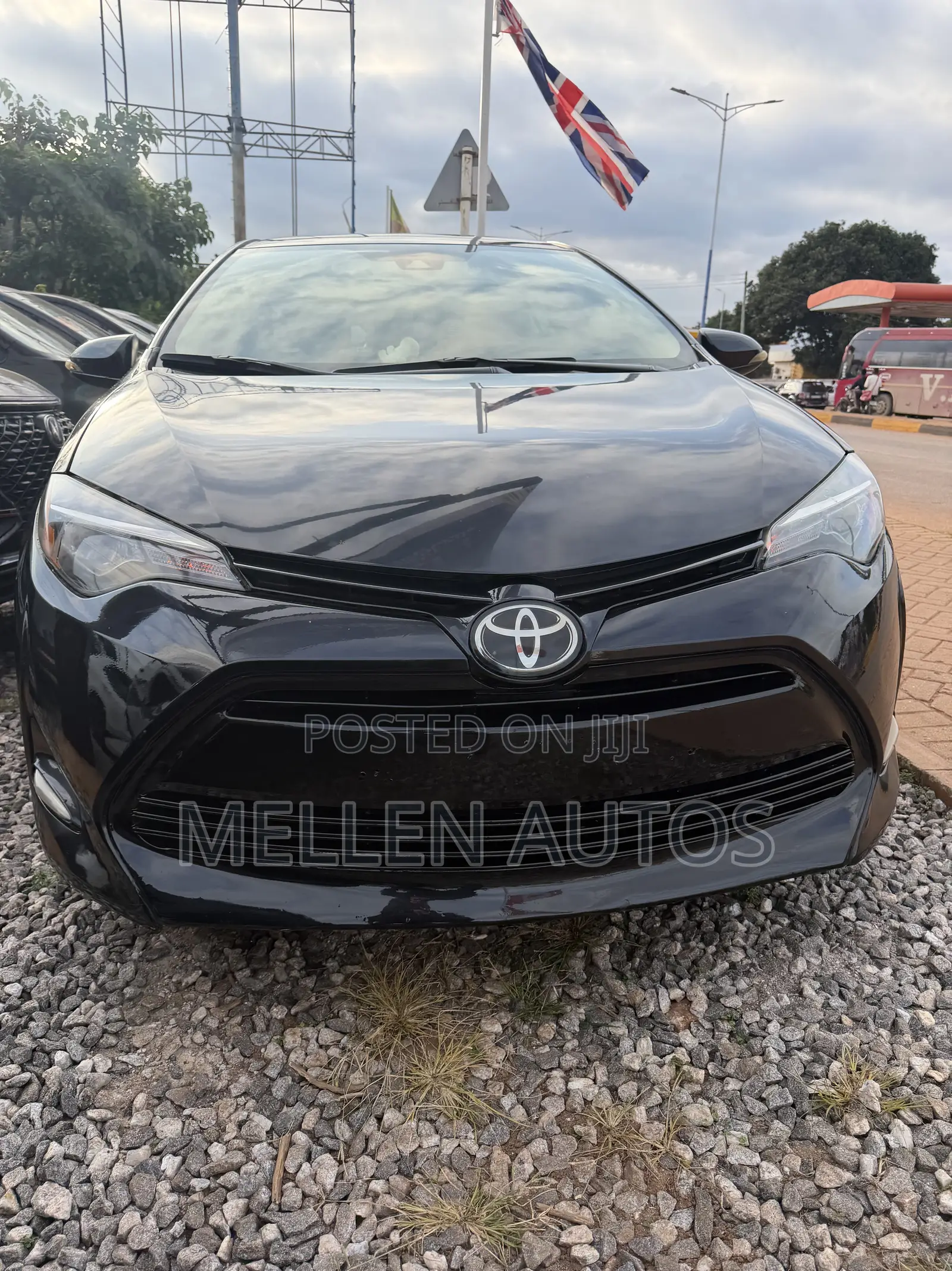 Toyota Corolla LE (1.8L 4cyl 2A) 2018 Black