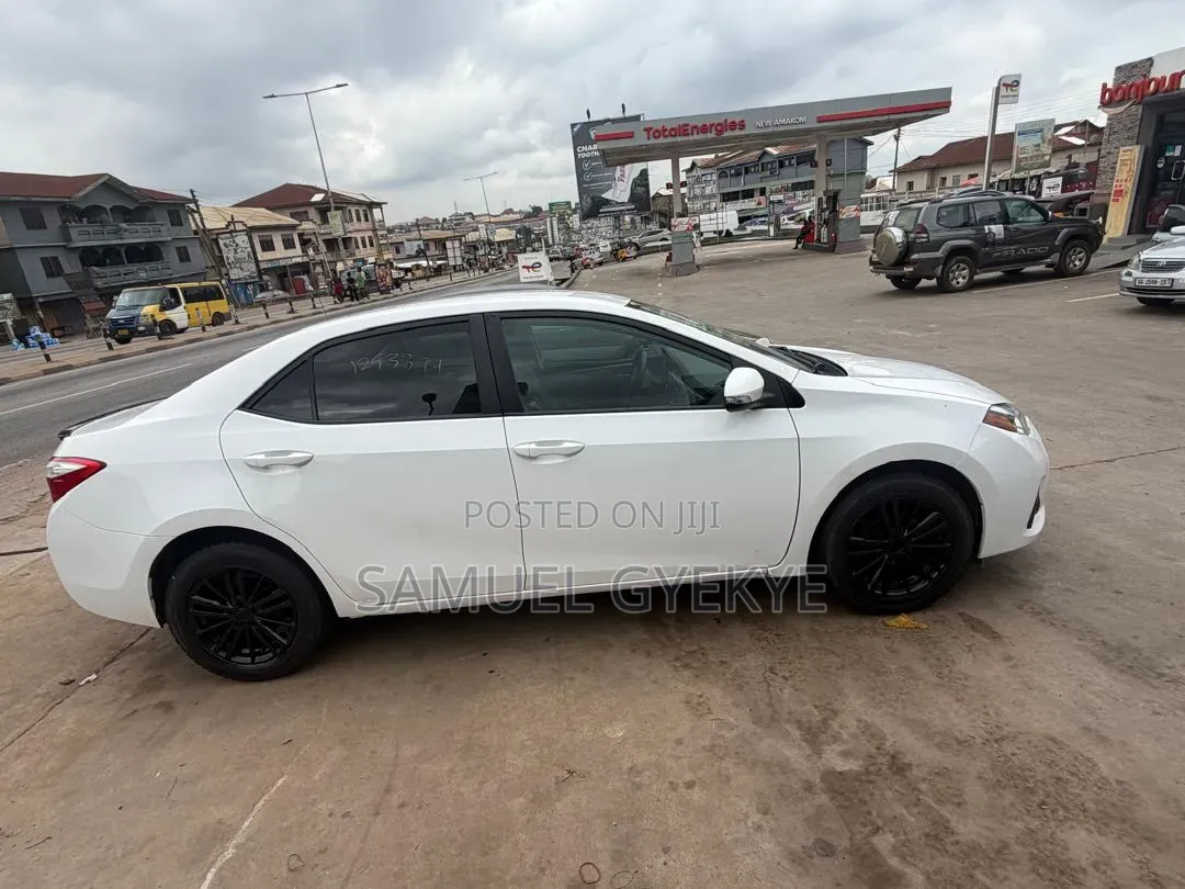 Toyota Corolla 2016 White
