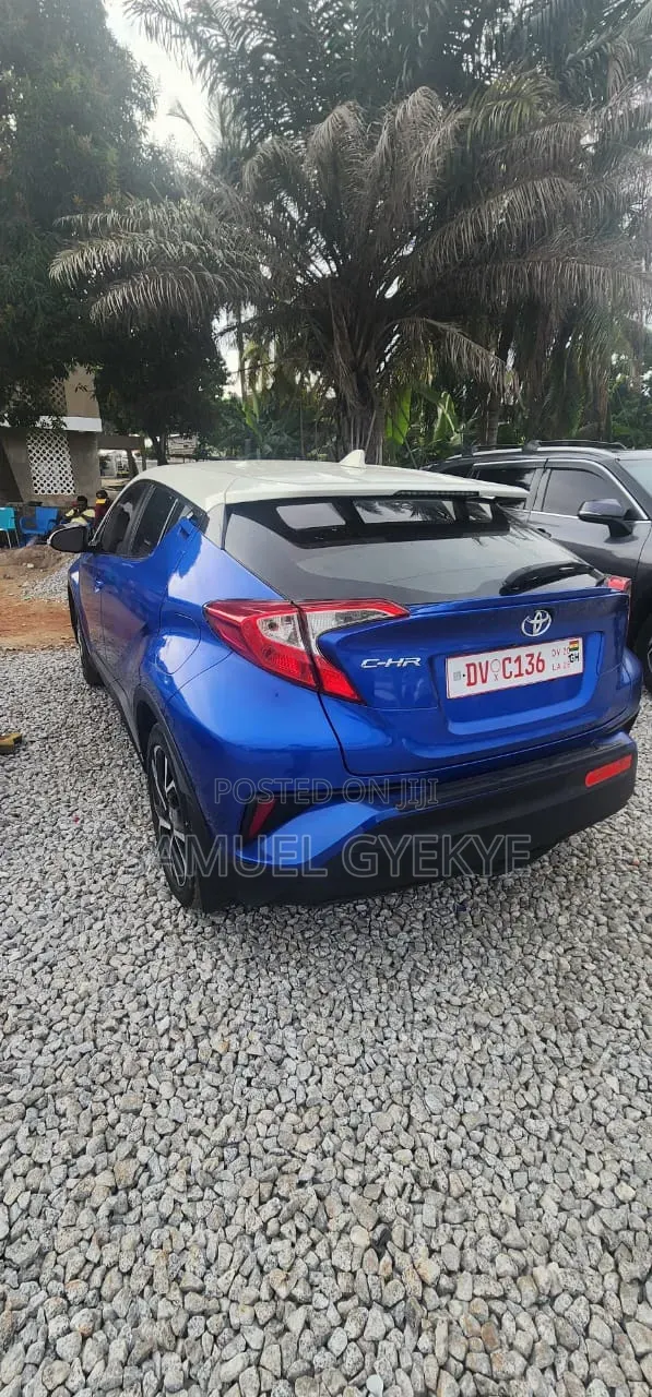 Toyota C-HR 2019 Blue