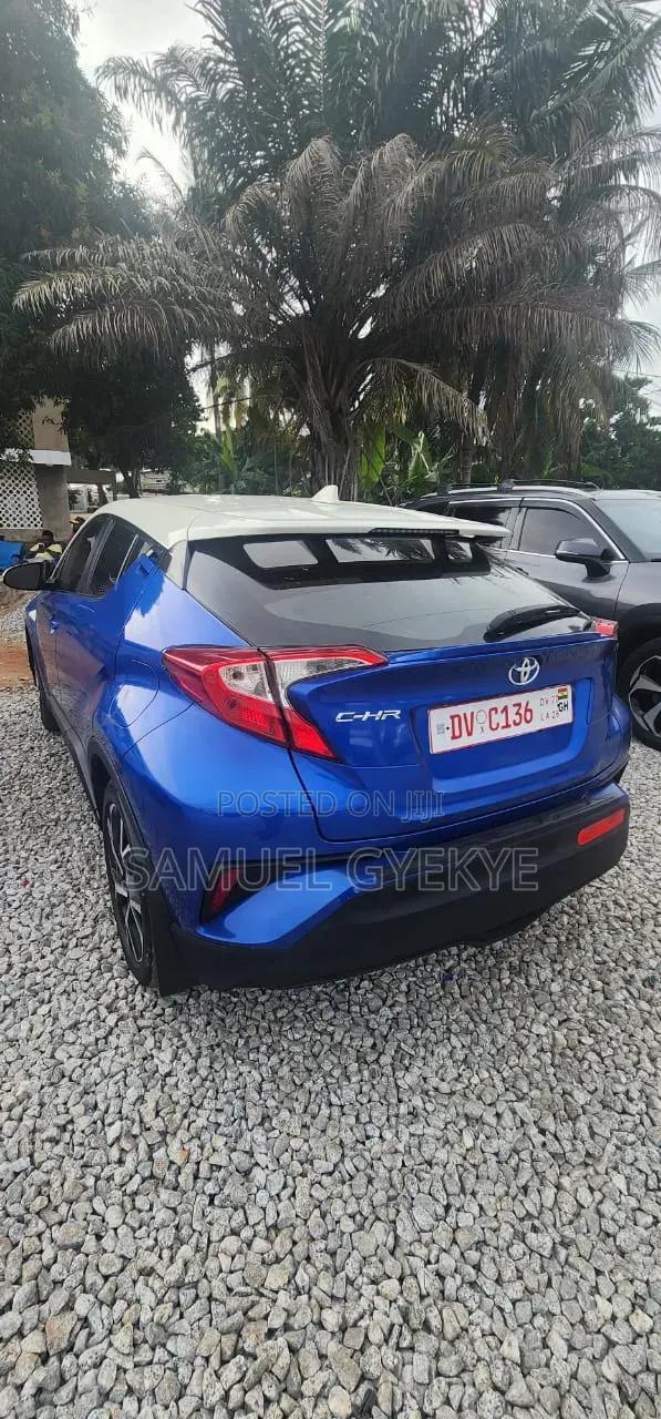 Toyota C-HR 2019 Blue