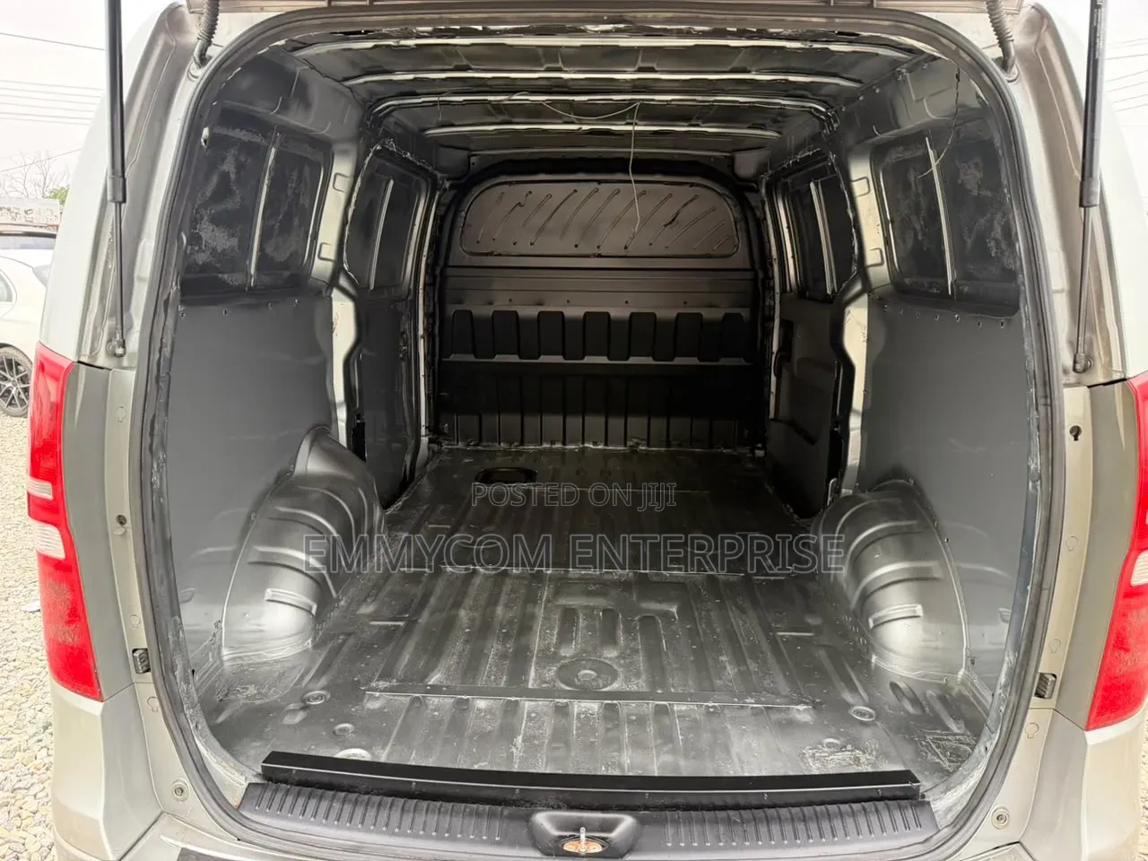 Hyundai Starex 2012 Silver
