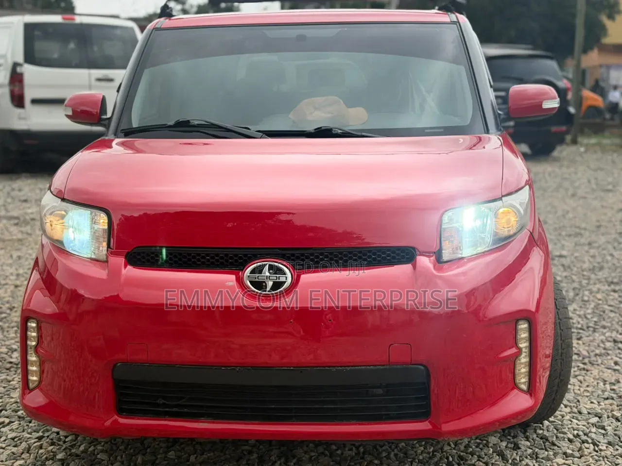 Toyota bB 2015 Red