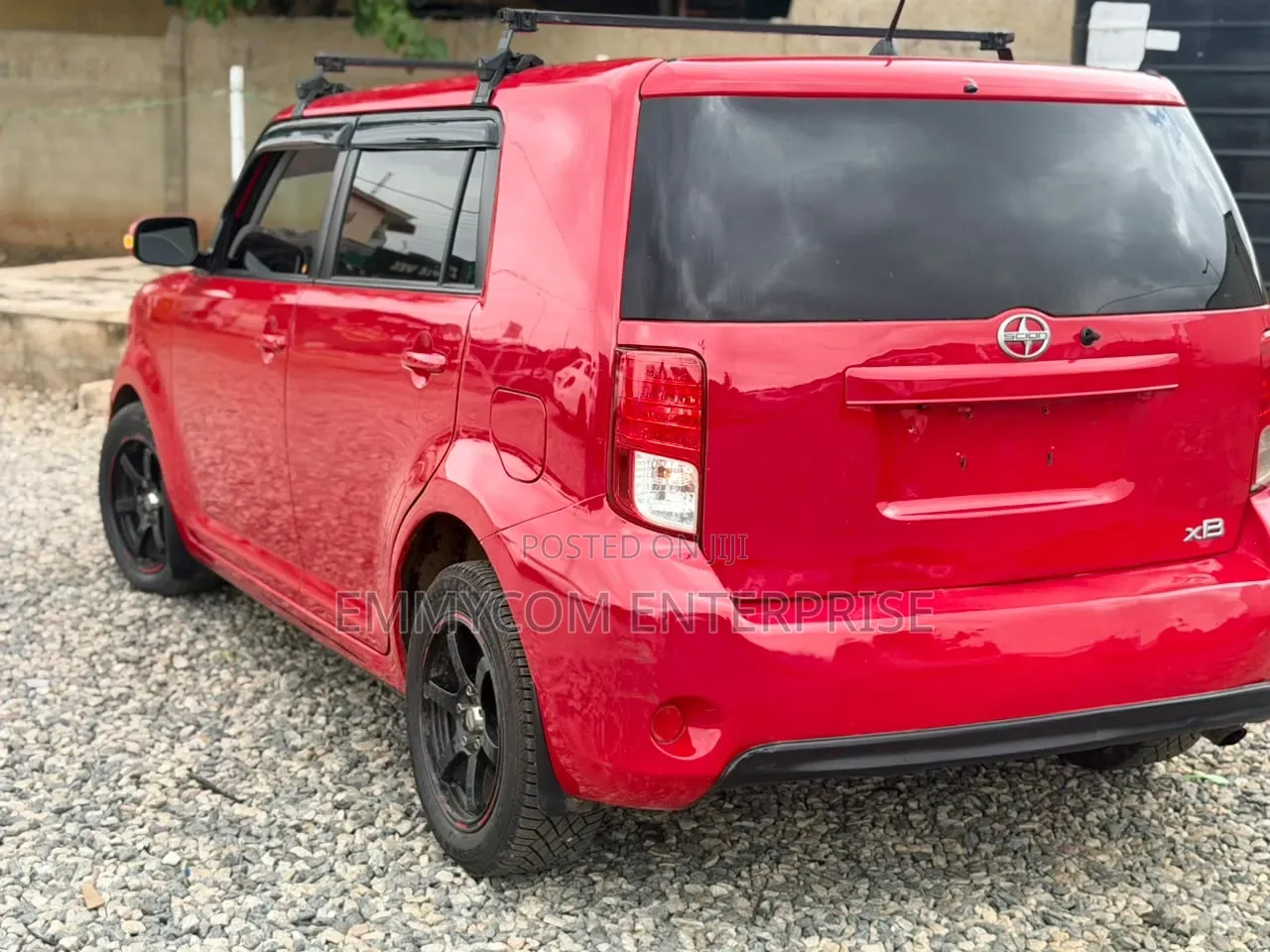 Toyota bB 2015 Red