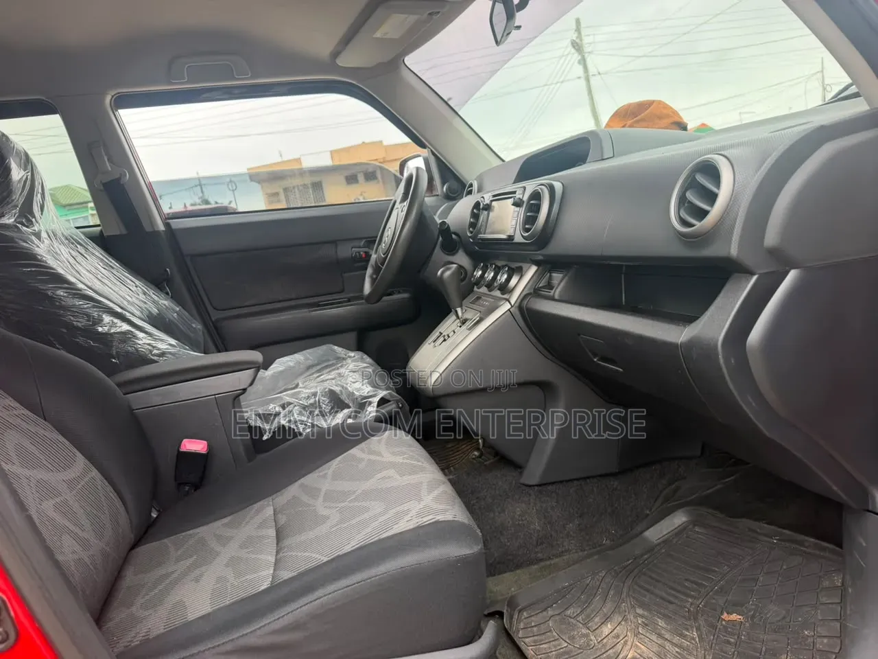Toyota bB 2015 Red