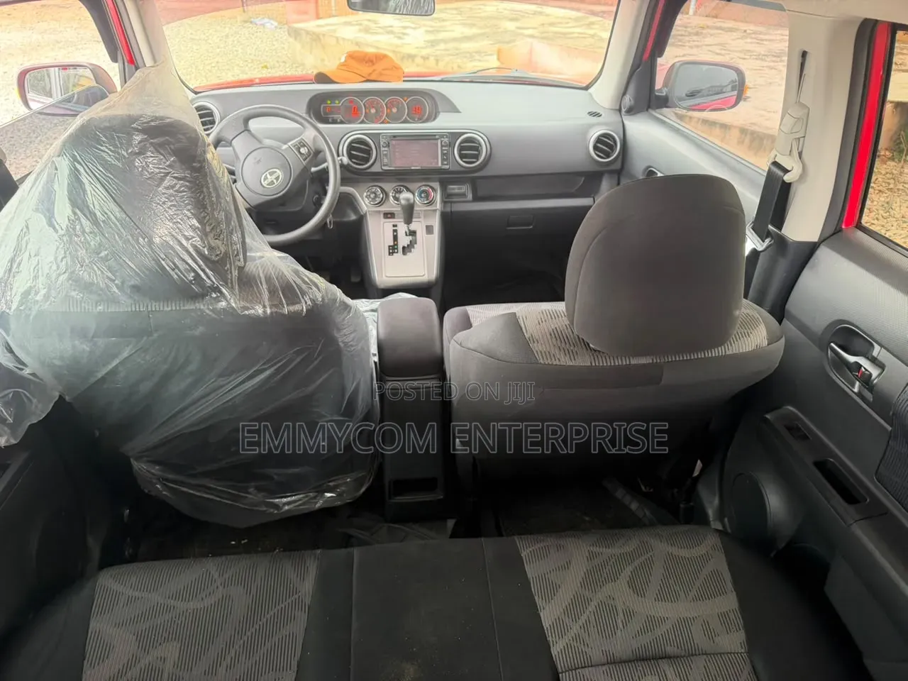 Toyota bB 2015 Red