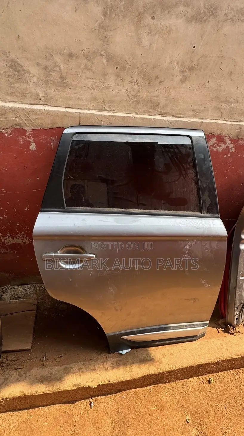 Mitsubishi Outlander 2016 2017 2018 2019 2020 2021 Door