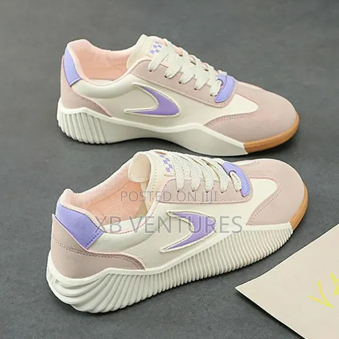 Ladies Casual Sneakers Embroidered Soft Sole Lace-Up