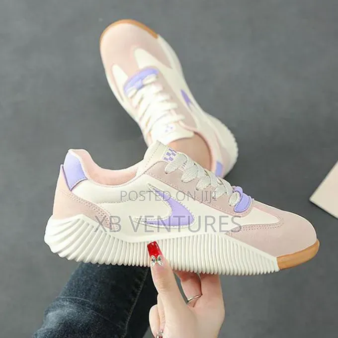 Ladies Casual Sneakers Embroidered Soft Sole Lace-Up