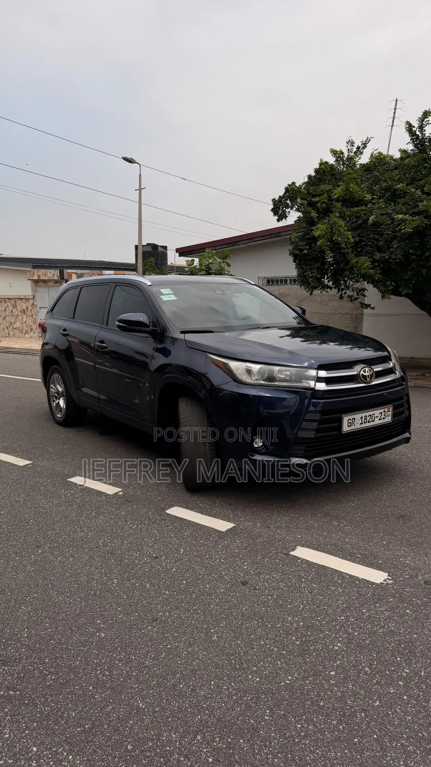 Toyota Highlander XLE 4x2 V6 (3.5L 6cyl 8A) 2017 Blue