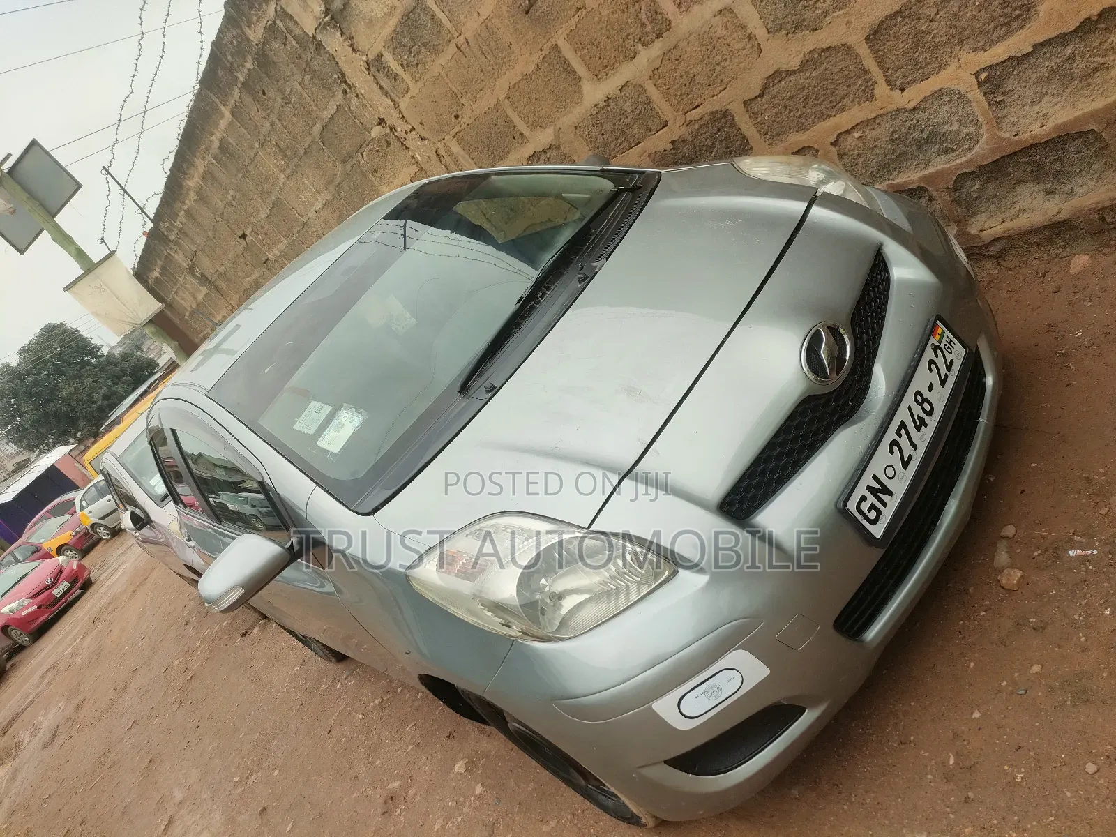 Toyota Vitz 1.3 FWD 5dr 2010 Gray