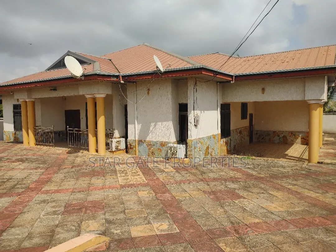 5bdrm House in Santasi Nkoransa, Kumasi Metropolitan for rent