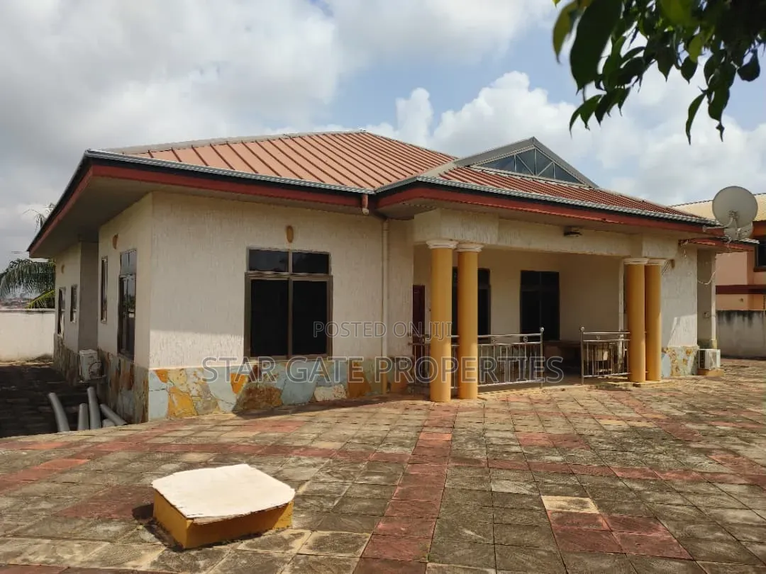 5bdrm House in Santasi Nkoransa, Kumasi Metropolitan for rent