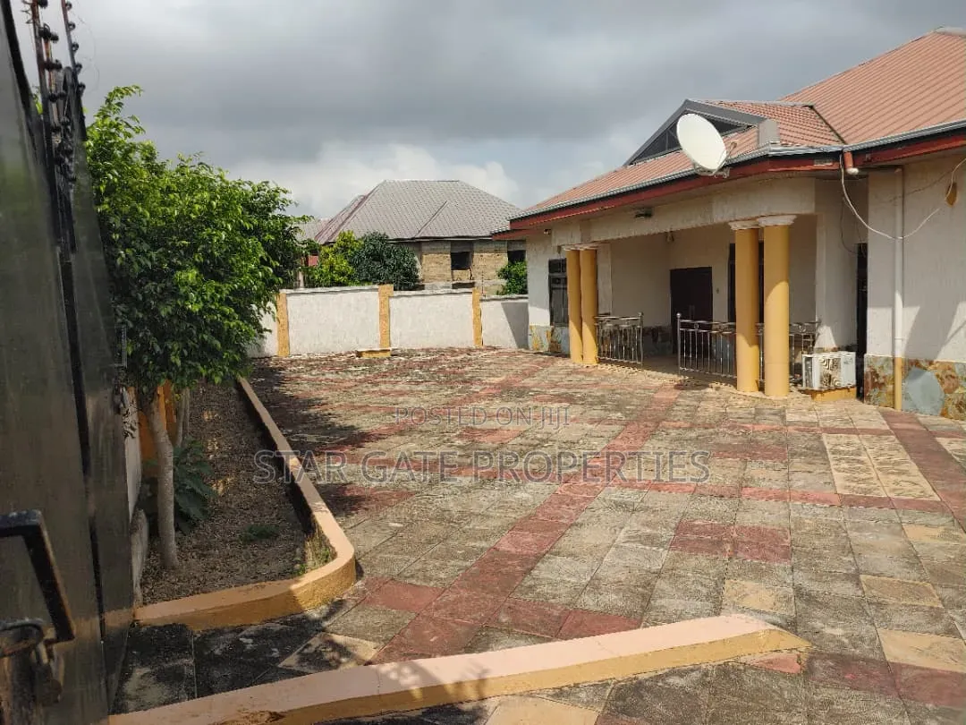 5bdrm House in Santasi Nkoransa, Kumasi Metropolitan for rent