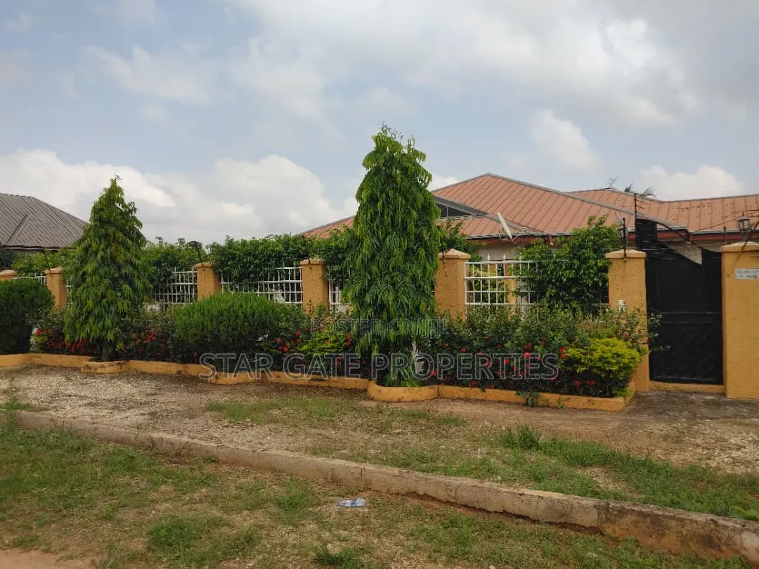 5bdrm House in Santasi Nkoransa, Kumasi Metropolitan for rent