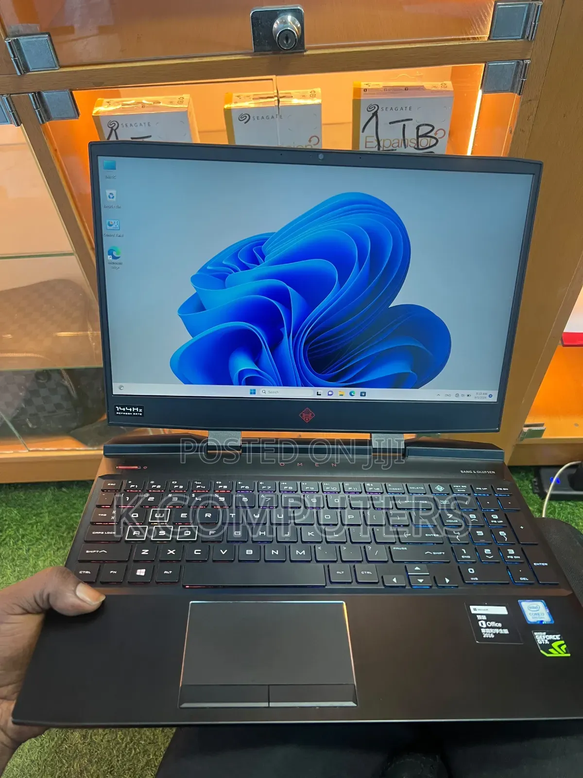 Laptop HP Omen 15-dh002nr 16GB Intel Core i7 HDD+SSD 128GB