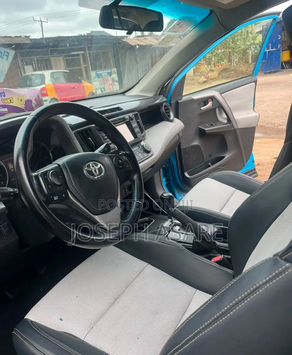 Toyota RAV4 2017 Blue