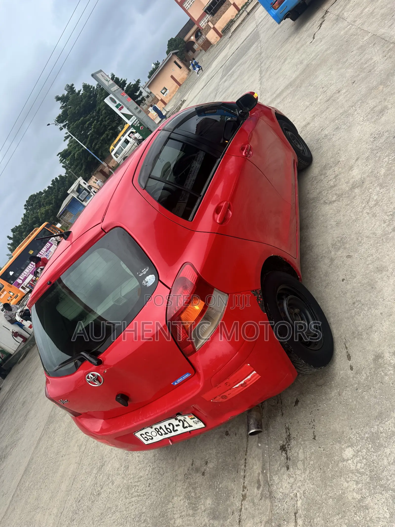 Toyota Vitz 2010 Red