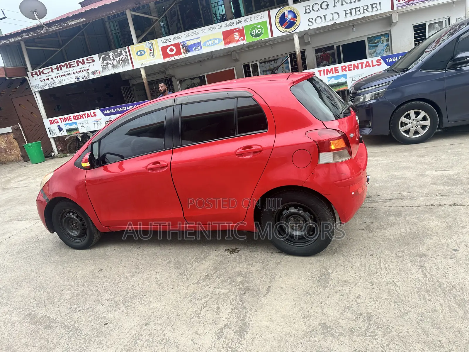 Toyota Vitz 2010 Red
